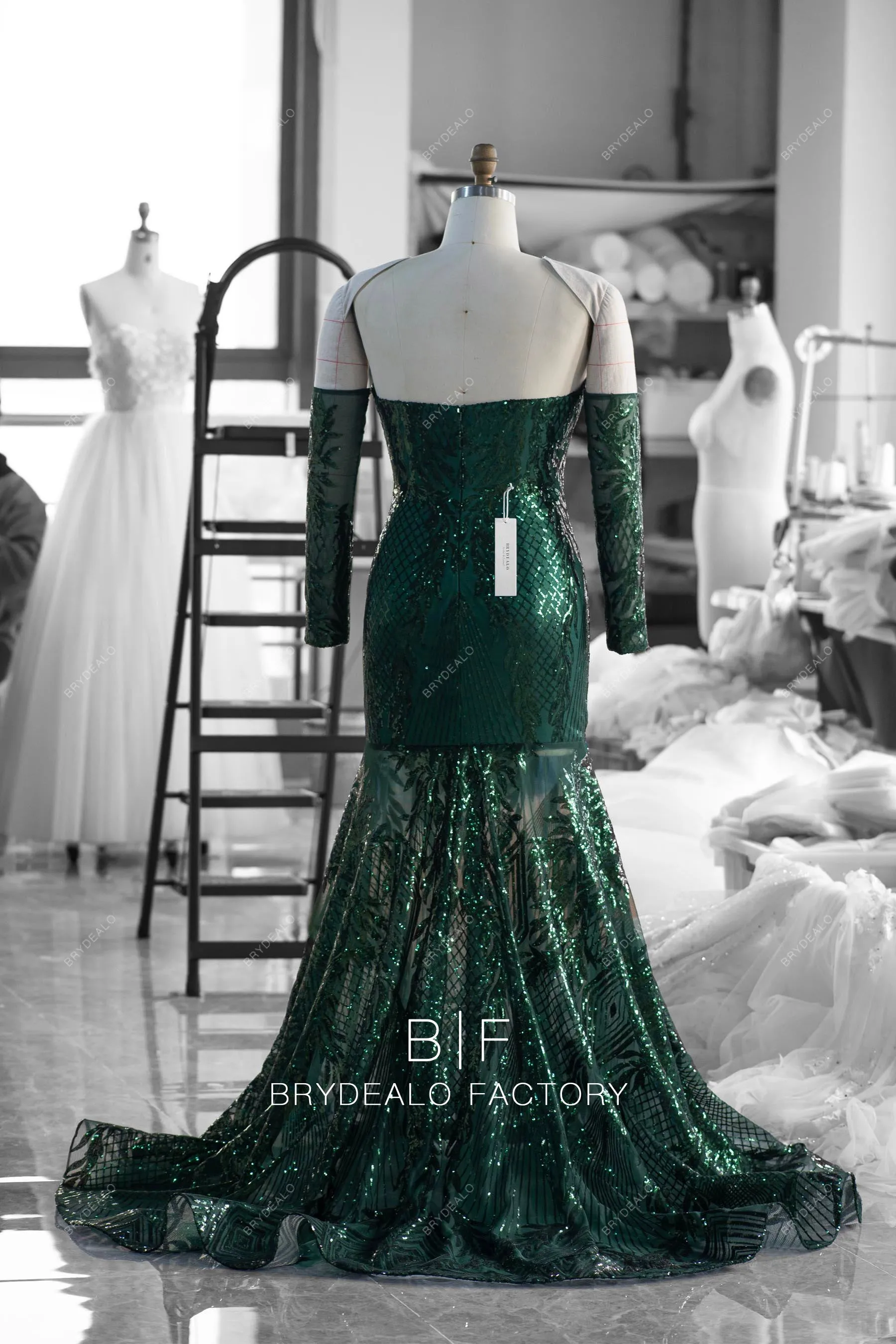 Plus Size Dark Green Detachable Sleeve Sparkly Prom Dress