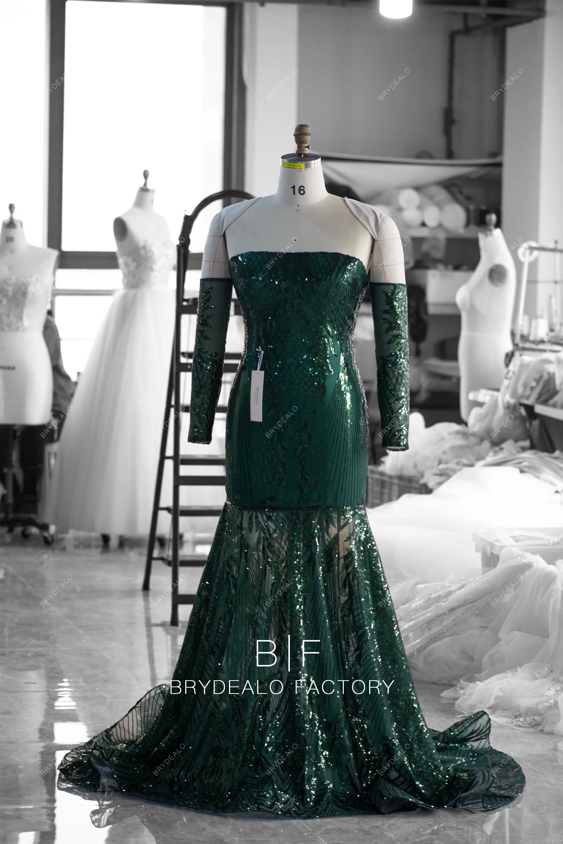Plus Size Dark Green Detachable Sleeve Sparkly Prom Dress