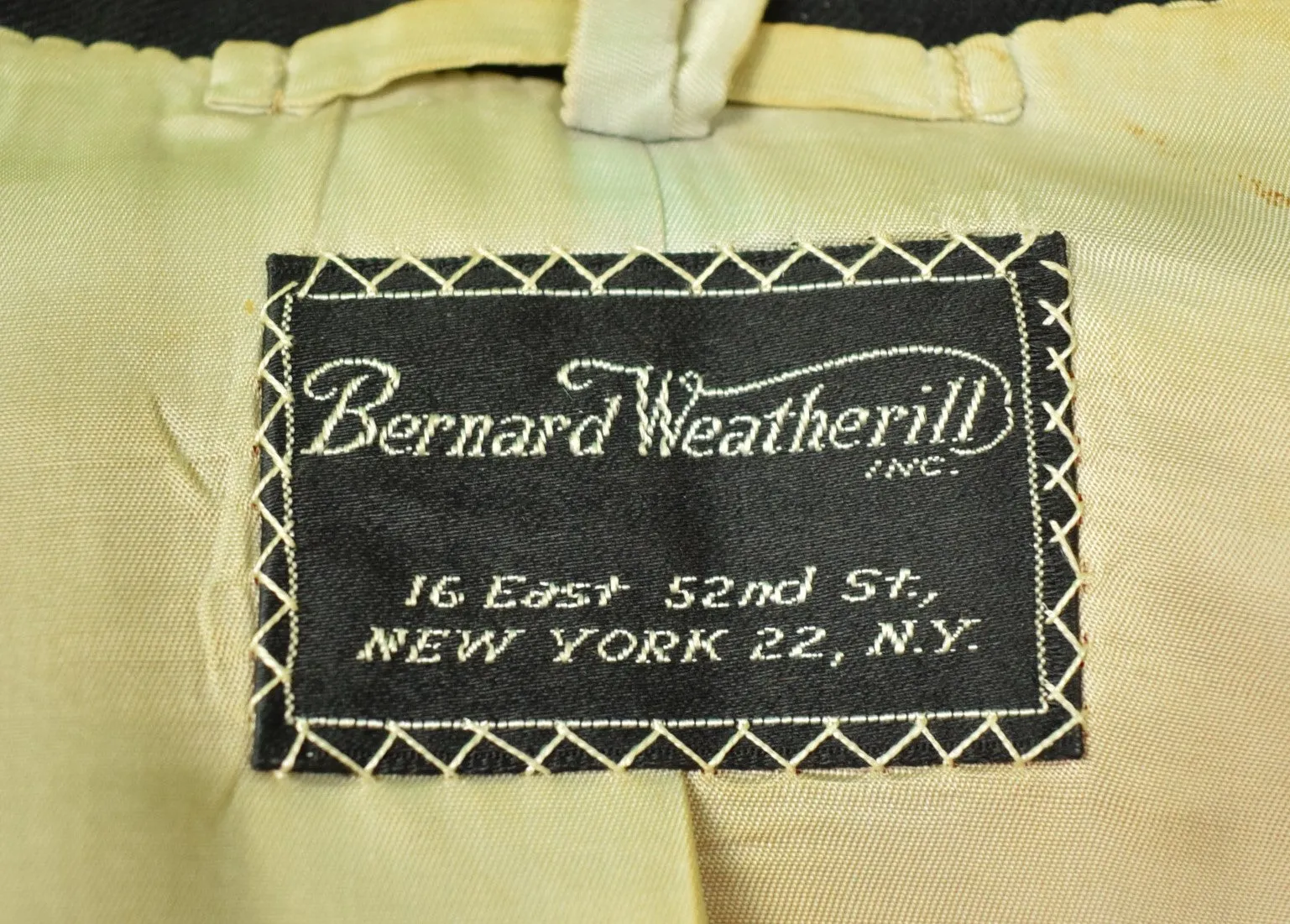 "Bernard Weatherill c1974 Scarlet Millbrook Fox-Hunt Coat" Sz 39R